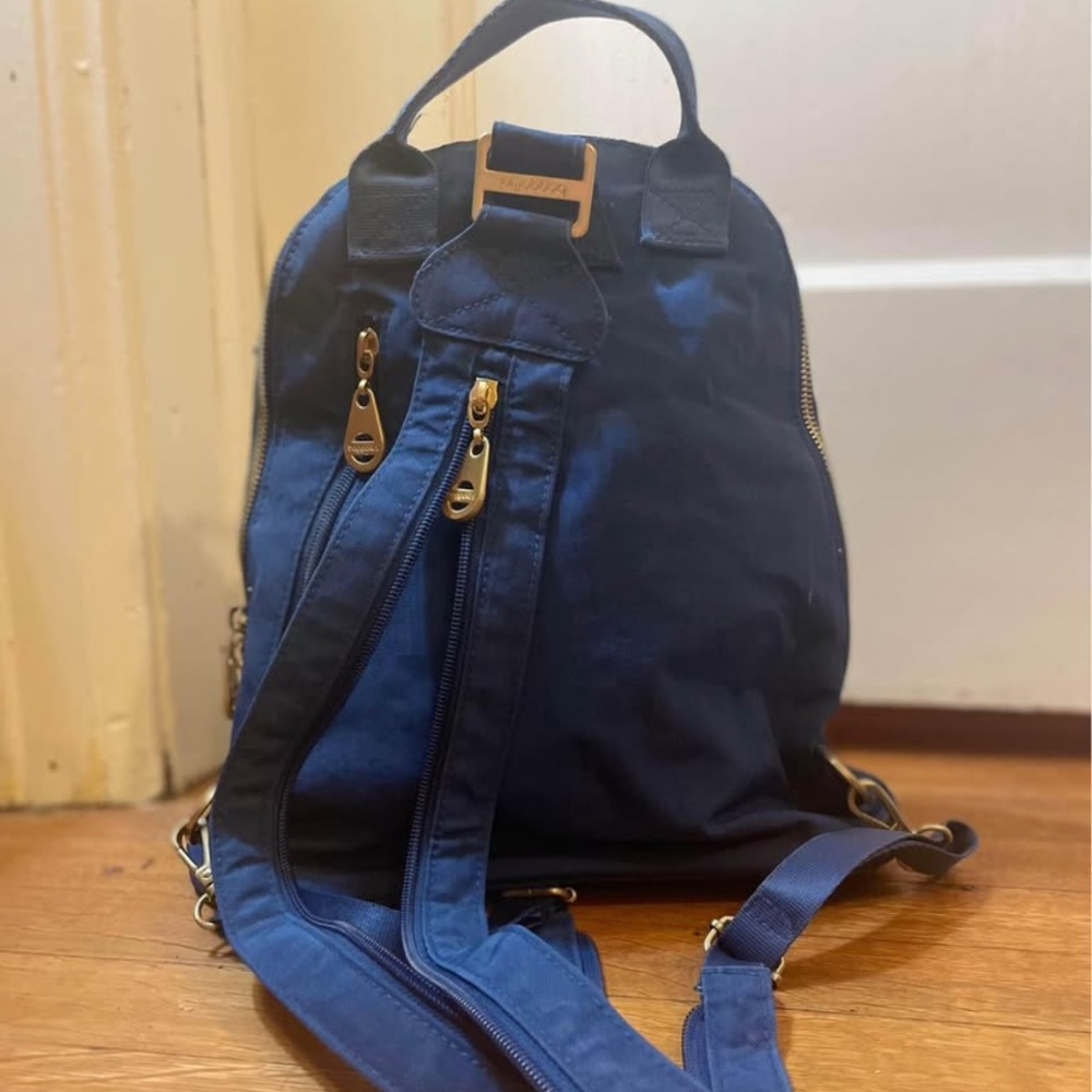 Baggallini Backpack - Picture 2 of 6